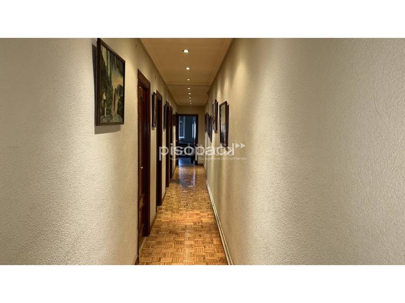 Foto 0ccb0aee-1725-4ab1-b0ce-2f11a7d11359. Piso venta de piso en calle aralar con terraza. en Pamplona / Iruña