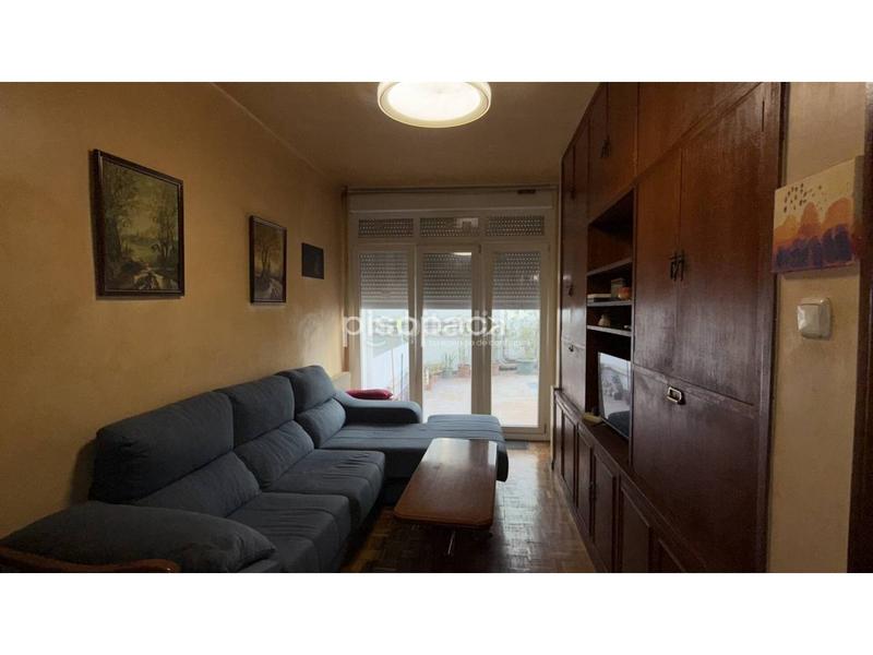 Foto 41ab207e-2de9-4f60-b272-8687f92a2291. Piso venta de piso en calle aralar con terraza. en Pamplona / Iruña
