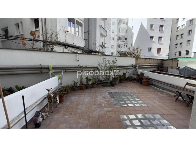 Foto 5c7bfd1e-4fcd-4640-86b9-05c9225ecf10. Piso venta de piso en calle aralar con terraza. en Pamplona / Iruña