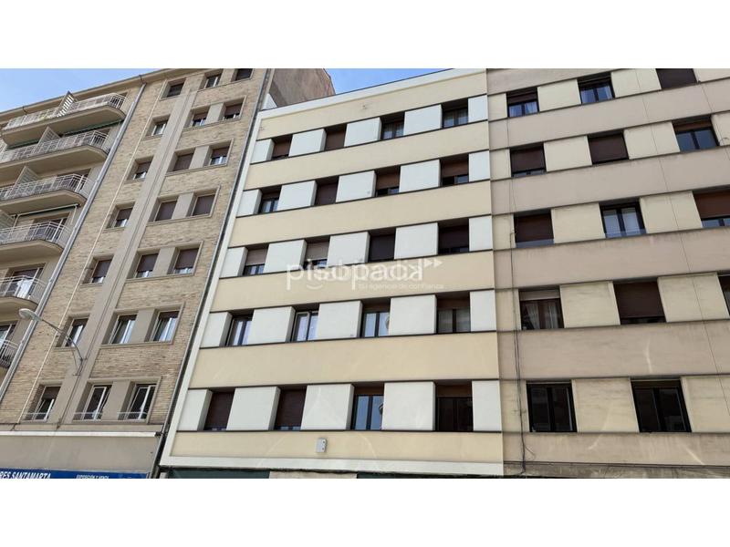 Foto 7d6a07dc-b04e-4290-a750-d9b47ab5f876. Piso venta de piso en calle aralar con terraza. en Pamplona / Iruña