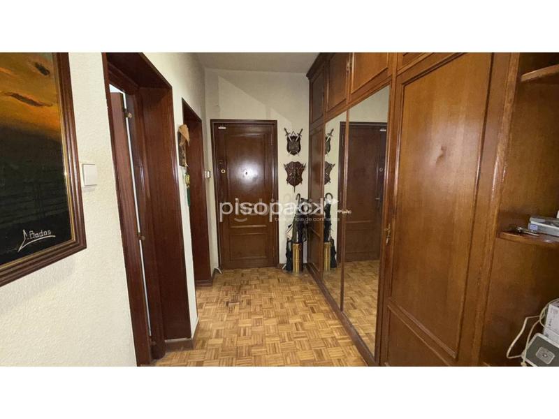 Foto 951940d7-3b2f-4ac8-8212-5c2d1718696b. Piso venta de piso en calle aralar con terraza. en Pamplona / Iruña