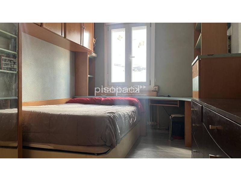 Foto c6f2aade-52b9-455e-b3f3-96091ed910e5. Piso venta de piso en calle aralar con terraza. en Pamplona / Iruña