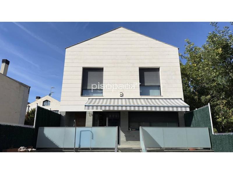 Foto 95b29dda-6800-46b0-bf60-5f576f9ac2fe. Xalet amb calefacció aparcament a Tafalla