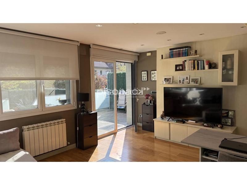 Foto c82e0646-02f3-46d4-8a1d-bfa973e28c7f. Xalet amb calefacció aparcament a Tafalla