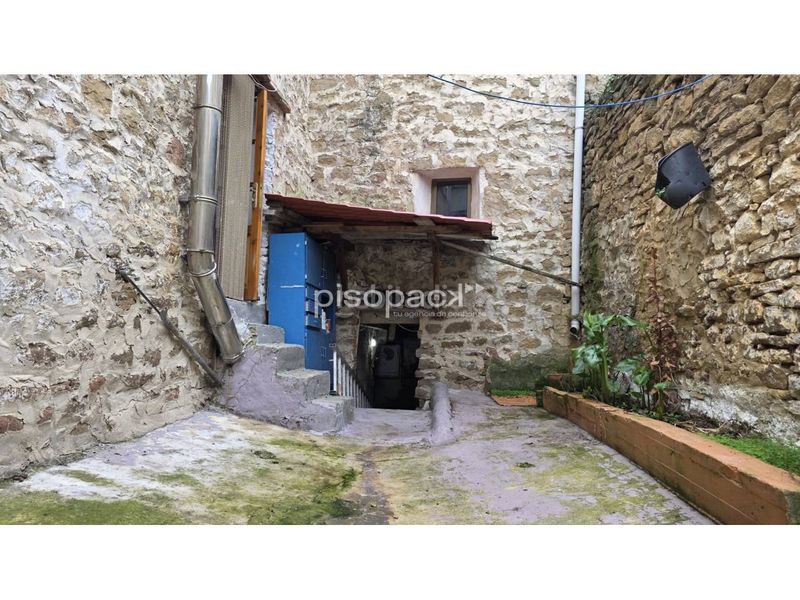 Foto 465dd93d-cdbf-47bd-9631-d139e4b16970. Masia amb calefacció aparcament a Artajona