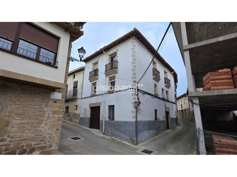Foto cf8e3f06-0210-4e12-96df-661a0d2ef902. Masia amb calefacció aparcament a Artajona