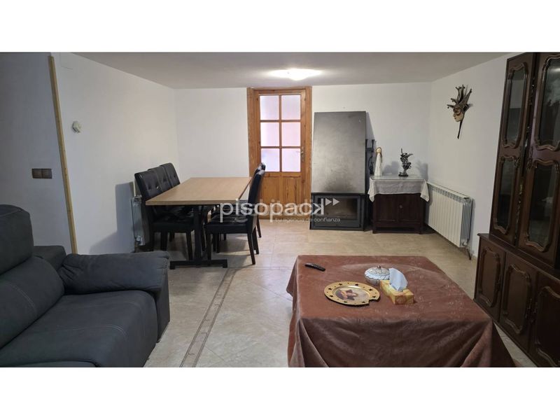 Foto e82fa823-209b-4020-a348-0122d77b96c3. Masia amb calefacció aparcament a Artajona