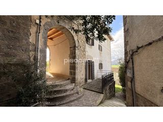 Masia  Calle san mart�n. Se vende bonita casa de pueblo en maquirriain valle de ezcabarte