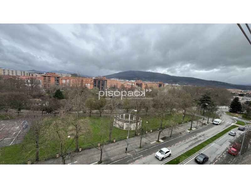 Foto e3f92ddb-e834-42a1-aebe-09970340e475. Pis amb calefacció a San Juan Pamplona / Iruña