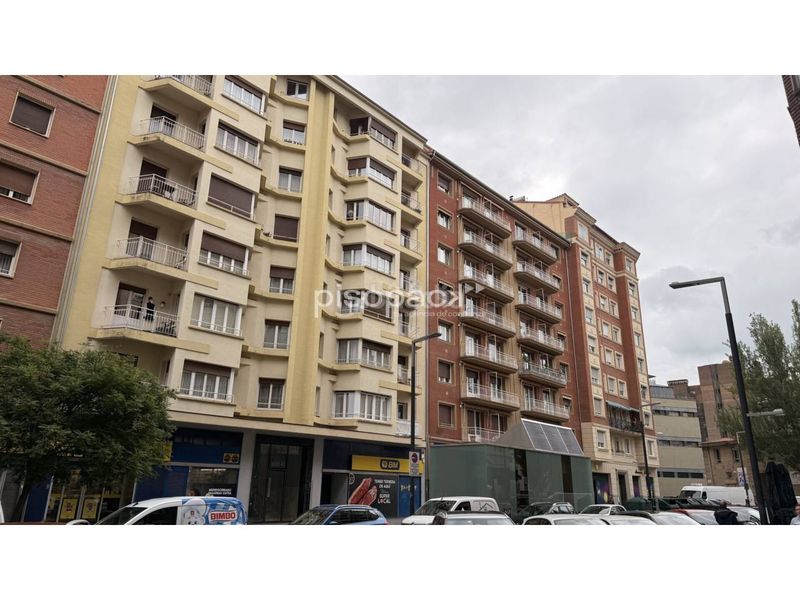 Foto 10417a00-f1fc-4de0-a3c6-a7326362501f. Pis amb calefacció a Segundo Ensanche Pamplona / Iruña