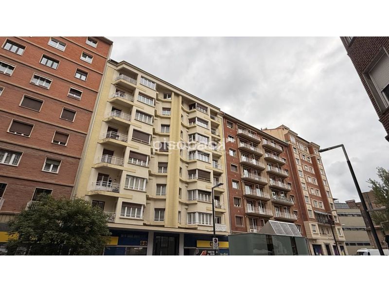 Foto 84058771-f5ff-4169-94e7-a99fc802d4d1. Pis amb calefacció a Segundo Ensanche Pamplona / Iruña