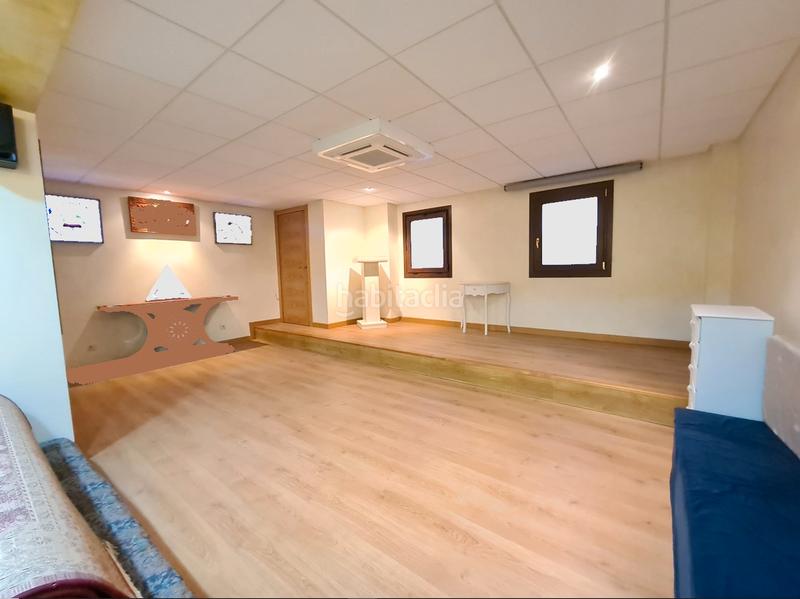 Foto b4b1d40d-f72f-40ec-8f71-40cd4a5e2d86. Locale commerciale con riscaldamento in Villava / Atarrabia