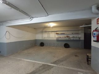 Parking coche en Pinar - Anaka - Belaskoenea. Se venden doble raya de aparacamiento semicerradas en garaje sub