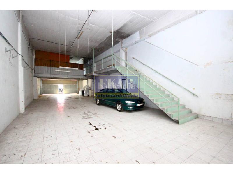 Foto f29bb4b8-4f76-40d2-aa96-21154d87fbd3. Industrial building in hilanderas (ed. belasko) 59 in Irun