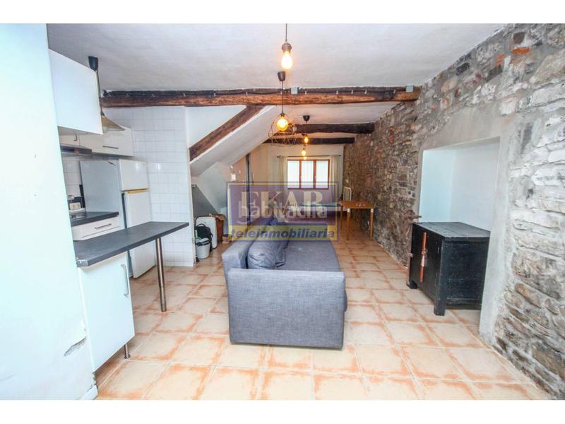 Foto 08b4b455-5a17-491e-93eb-d420ae461830. Locale commerciale in contracalle 8 in Centro - Mendibil - Santiago Irun