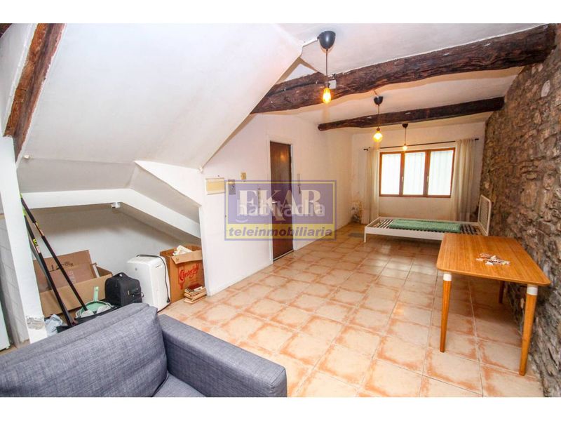 Foto c15d6b82-e8ad-4db6-b1aa-53286a2ef510. Aparcament cotxe a calle contracalle 8 a Centro - Mendibil - Santiago Irun