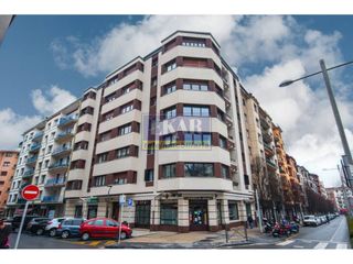 Local commercial à Calle Alfonso Morales 02