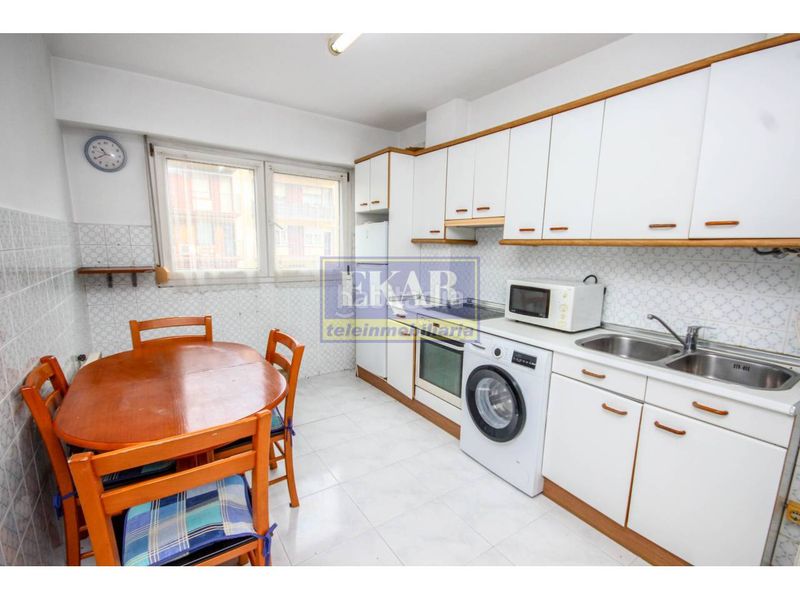 Foto 5df87309-3545-43bd-b2f2-06a4cc7dcf2a. Pis a avenida navarra 4 a Palmera - Dumboa - Arbes Irun
