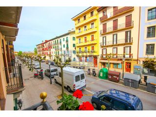 Etagenwohnung en Calle santiago 19. Piso en venta en irun  santiago