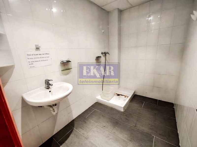 Foto 2b9552b0-eb34-442e-98da-8a64704b0703. Rent business premise in Zamalbide Errenteria