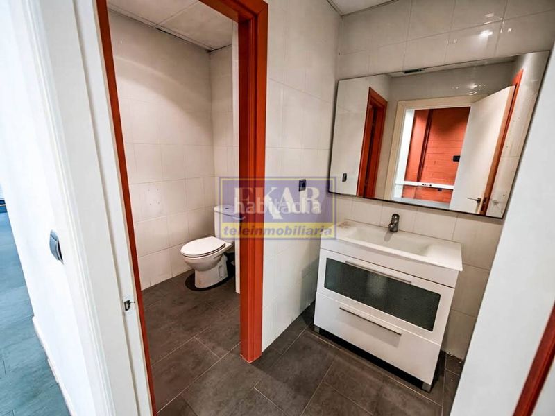 Foto 75a949f7-0a52-41ff-819e-ed5a51853cdc. Rent business premise in Zamalbide Errenteria