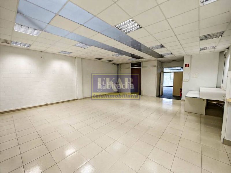 Foto 9bc7d185-d2d0-476e-b279-beb77d9c00ee. Rent business premise in Zamalbide Errenteria