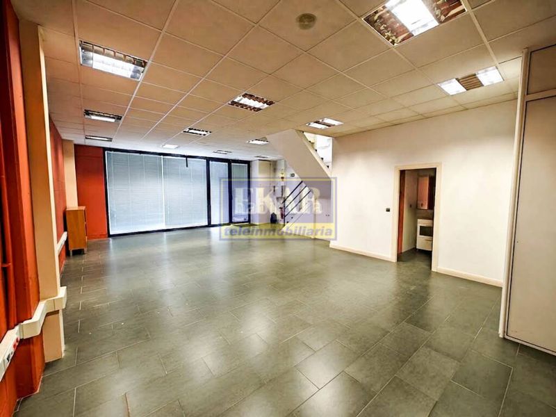 Foto a8ca50eb-16f9-4681-a703-e5f564c4d1d0. Rent business premise in Zamalbide Errenteria