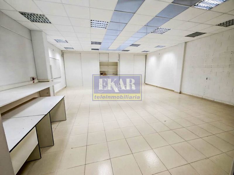 Foto d0acc4e8-9bec-41a1-9fc8-cf45003546e2. Rent business premise in Zamalbide Errenteria