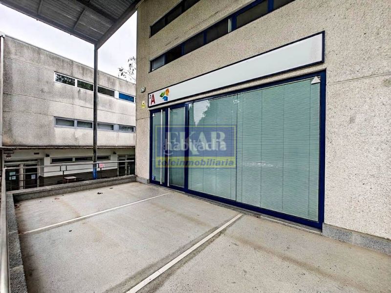 Foto f1deea9c-fc10-49b7-8e2d-b1af3ff59d40. Rent business premise in Zamalbide Errenteria