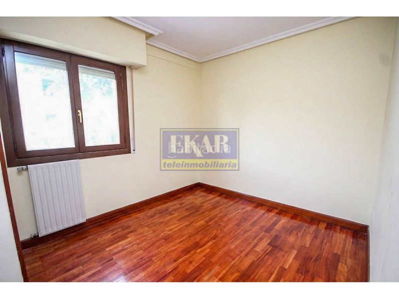 Foto ef753864-ea32-48d8-9a87-f64ea24f821f. Pis a calle virgen milagrosa 4b a Centro - Mendibil - Santiago Irun