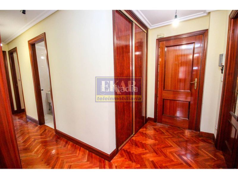 Foto f729fb5f-11dd-46a0-bb6e-94089a49d1cf. Pis a calle virgen milagrosa 4b a Centro - Mendibil - Santiago Irun
