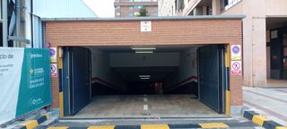 Autoparkplatz in Avenida de pío xii 30. Plaza de garaje en pio xii junto a hospitales