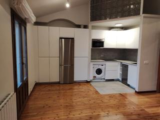 Alquiler Apartamento  Calle de san agustín. Reformado apartamento en el casco viejo