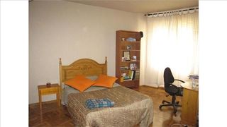 Miete Etagenwohnung  Avenida de zaragoza. Amplia vivienda para estudiantesen la milagrosa