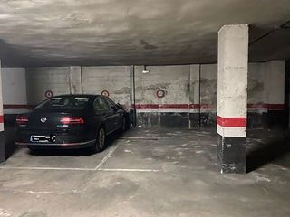 Lloguer Aparcament cotxe a Kalea 41. Amplia plaza de garaje en iturrama