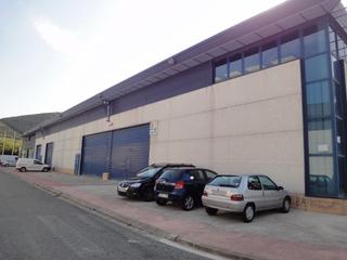 Nau industrial a Calle ezkaba 13. Amplia y moderna nave en arre