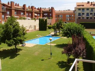 Pis a Calle alberite 28. Piso con piscina en villamediana