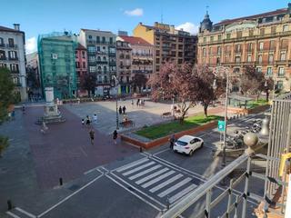 Rent Flat in Calle nueva 65. Reformada y luminosa vivienda en el casco antiguo