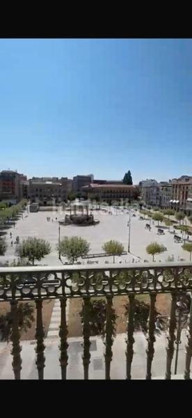 Foto 097082af-79fc-495e-b6a6-b2d94981cd18. Rent flat in plaza del castillo 44 in Casco Antiguo Pamplona / Iruña