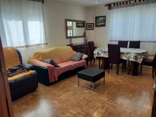 Pis  Calle las piscinas. Casa adosada en esquina