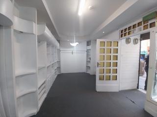 Lloguer Local Comercial a Calle curia 1. Local en el casco antiguo