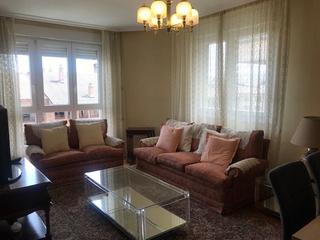 Location Appartement  N/a. Luminoso piso para  julio y agosto en iturrama