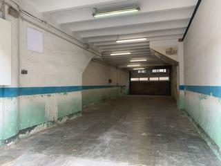 Rent Business premise  Carrer de francisco herrera. Local de 95m2 en planta baja