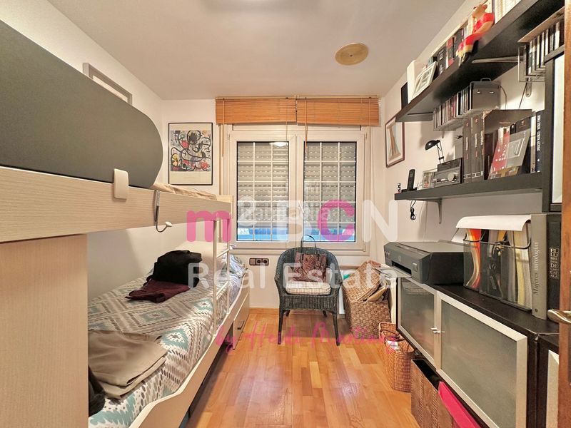 Foto 540a6f01-3978-4c09-aac4-16fa19e87780. Chalet en Ciutat Diagonal Esplugues de Llobregat