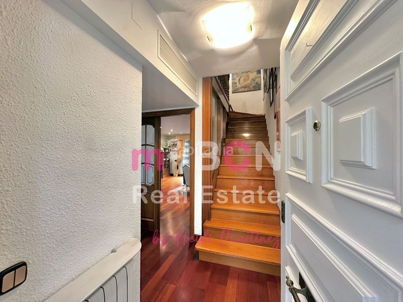 Foto a4c2eb70-083c-41d4-8a71-587b55d05711. Chalet en Ciutat Diagonal Esplugues de Llobregat