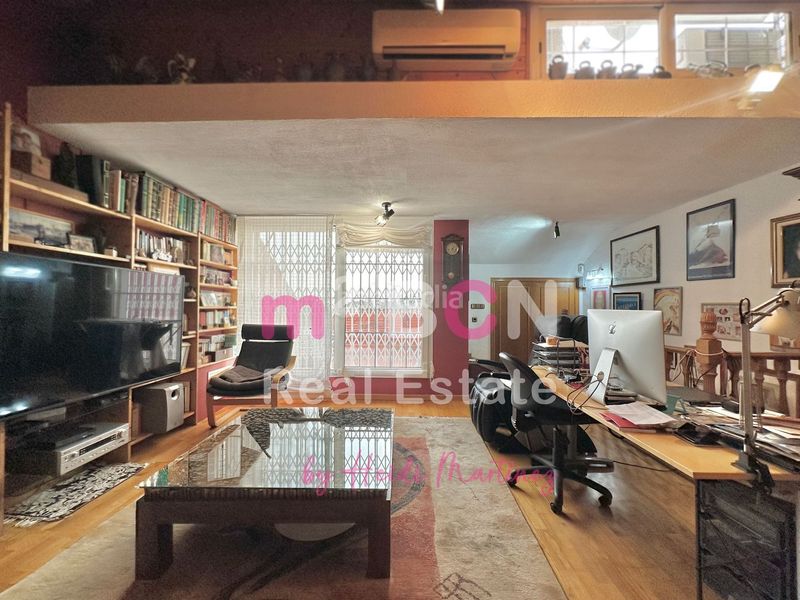 Foto c700d07f-1400-4415-8426-76bacadfb2ba. Xalet amb aparcament a Ciutat Diagonal Esplugues de Llobregat