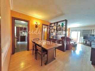 Appartement à Molins de Rei. Amplio piso 4 habitaciones en el centro de molins de rei