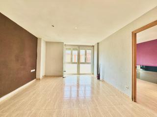 Pis a Molins de Rei. Piso de 4 habitaciones mercat molins de rei