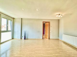 Pis a Molins de Rei. Piso de 4 habitaciones mercat molins de rei