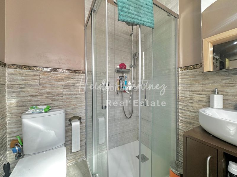 Foto 08499401-9dd6-4d1b-bbbc-cb21fc8f8a01. Casa adossada amb aparcament a Molins de Rei